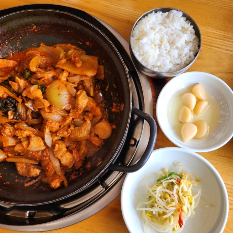  서오릉맛집 은평구 두루치기 잘하는 서오릉돼지집