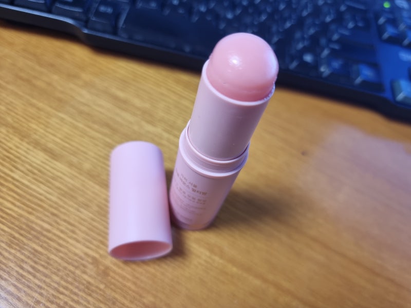 편리한 스틱형 주름개선제 화장품 "가희 서울 링클 바운스 멀티밤" 휴대/사용 다 좋아요!