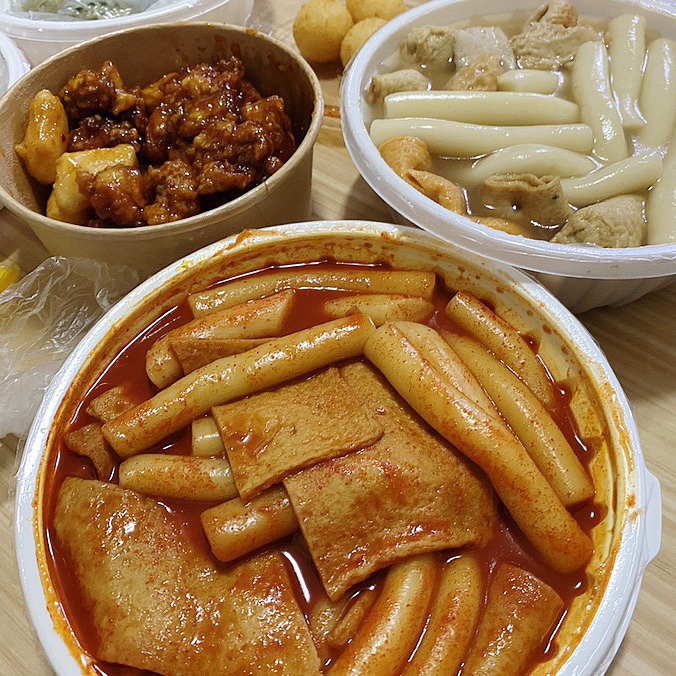  용문전통시장 가성비 맛집 투어 : 용문통닭 닭강정 / 부산어묵 / 부산밀떡 / 감자고기만두 포장해서 혼밥 먹기