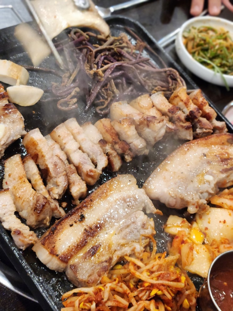  제주 탑동 흑돼지거리, 가장 사람 많았던 '돈향기' 맛집 다녀왔어요