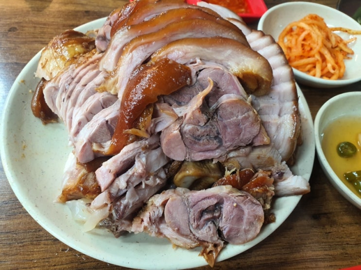 장충동, 동대입구 족발 뚱뚱이 할머니집 가보자고!