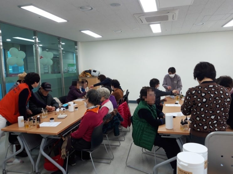  김해시 서부 노인종합복지관 화장품 만들기 강좌