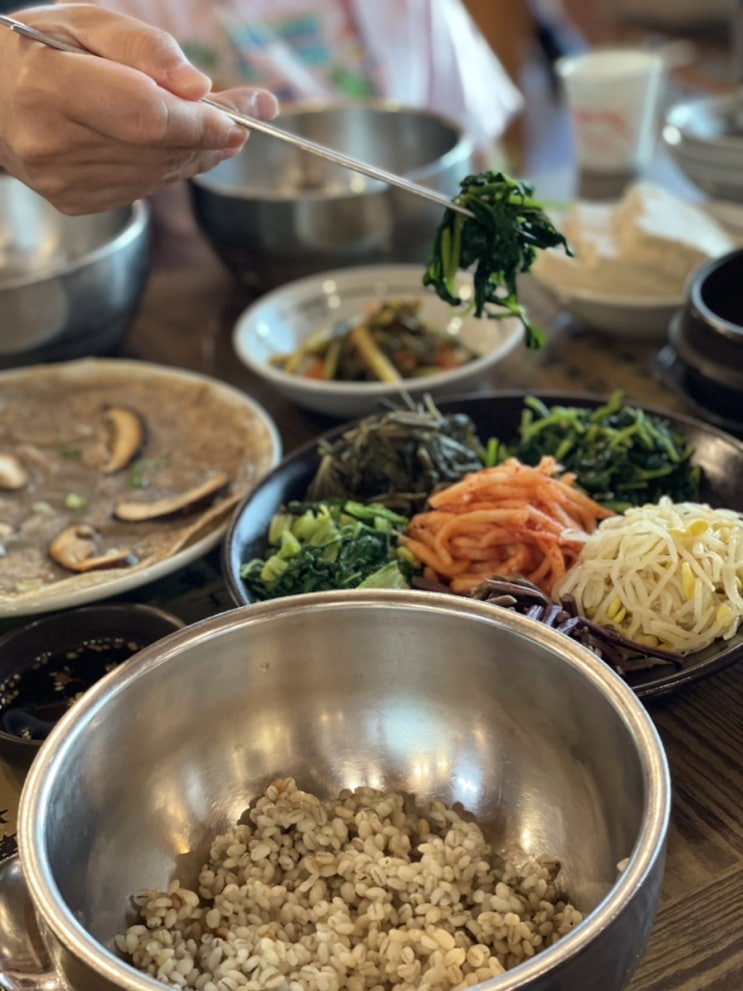  가평 아침고요수목원 근처 잣두부 보리밥 맛집 송원 내돈내산 방문 후기