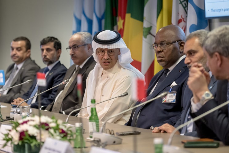 "OPEC+ 감산으로 유가 100달러 복귀 가능” "OPEC+ 감산으로 유가 100달러 복귀 가능”