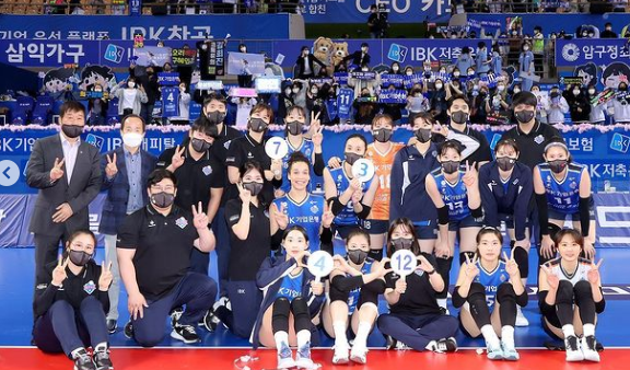 22-23 V리그 여자배구 IBK기업은행 예상(22V리그, 개막, 라인업, 예상순위, 일정, 감독, 외국인선수, 신인, 세터, 김희진, 문제점)