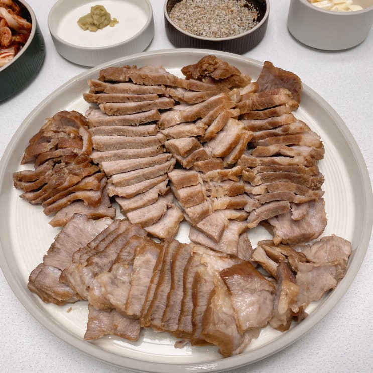  듀록 꼬심 목살 캠핑고기로 맛있는 무수분 수육 만들기