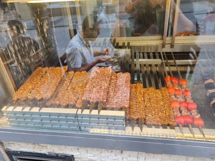  튀르키예(터키) 한식이 그리울 때 베이란 현지인 맛집 추천(가성비 굿)Gaziantep Közde Künefe Kebap Salonu
