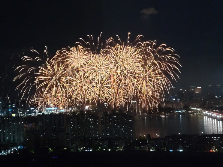  [Accor] 22년 서울세계불꽃축제 관람후기(Feat.이비스 스타일 앰배서더 용산 주니어스위트 31호라인, 친정어머니 생신파티)
