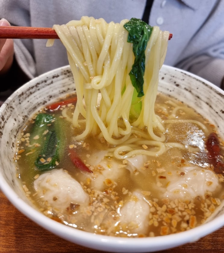  김해 관동동맛집 / 율하의낮과밤 / 제육덮밥&완탕면 / 데이트식당 추천