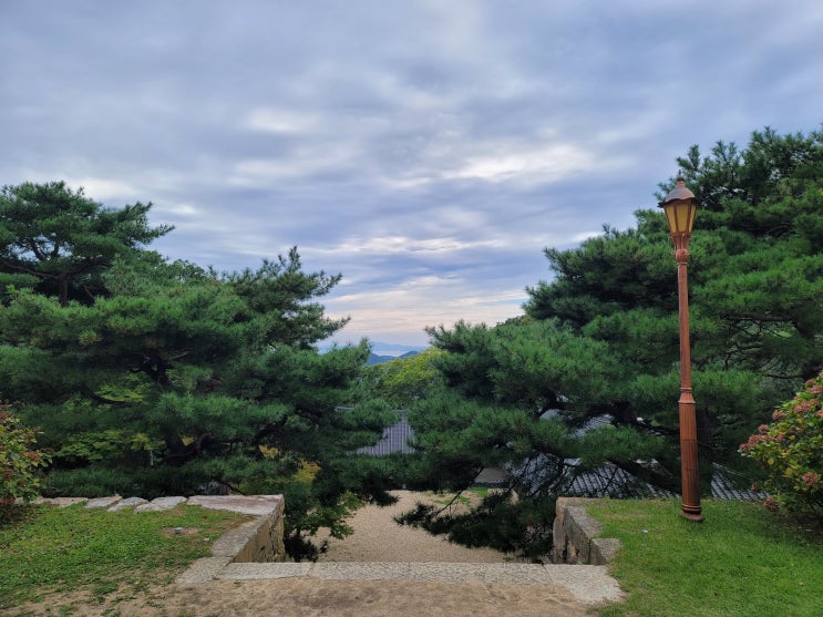  해남 달마산의 바위가 병풍처럼 쳐져 있는 미황사