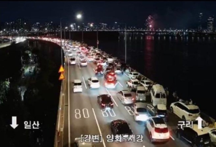  [윤행의 관심사] 3년만의 불꽃축제! 그 이면의 추함에 대하여..