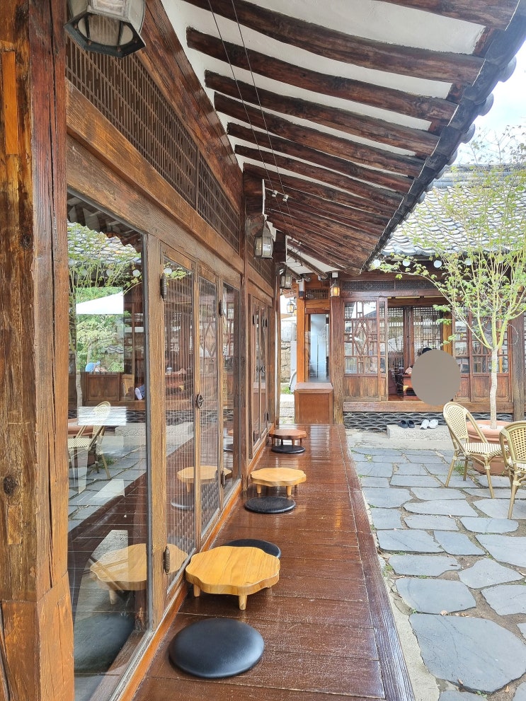  [경주 황리단길] 스컹크웍스 : 예쁜 마루를 가진 한옥 카페