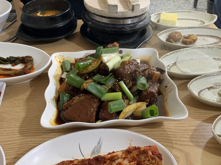  성북구 보문역 한식 맛집 한상차림밥상 보쌈, 갈비찜 푸짐한 반찬
