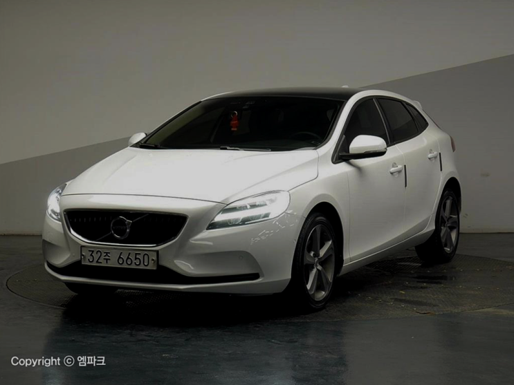  볼보 v40 중고차 멋쟁이죠!!
