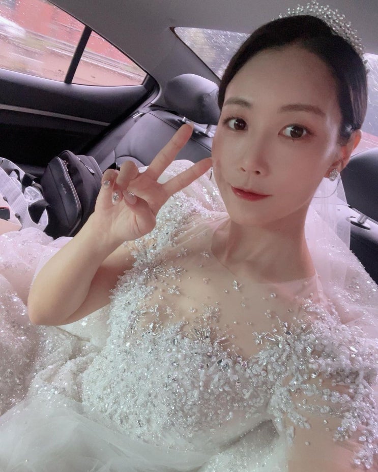결혼식 생중계한 '나는 솔로' 4기 영숙정식 커플, 오늘 백년가약 맺어..."축가를 직접.." 현장 영상 공개 결혼식 생중계한 '나는 솔로' 4기 영숙정식 커플, 오늘 백년가약 맺어..."축가를 직접.." 현장 영상 공개