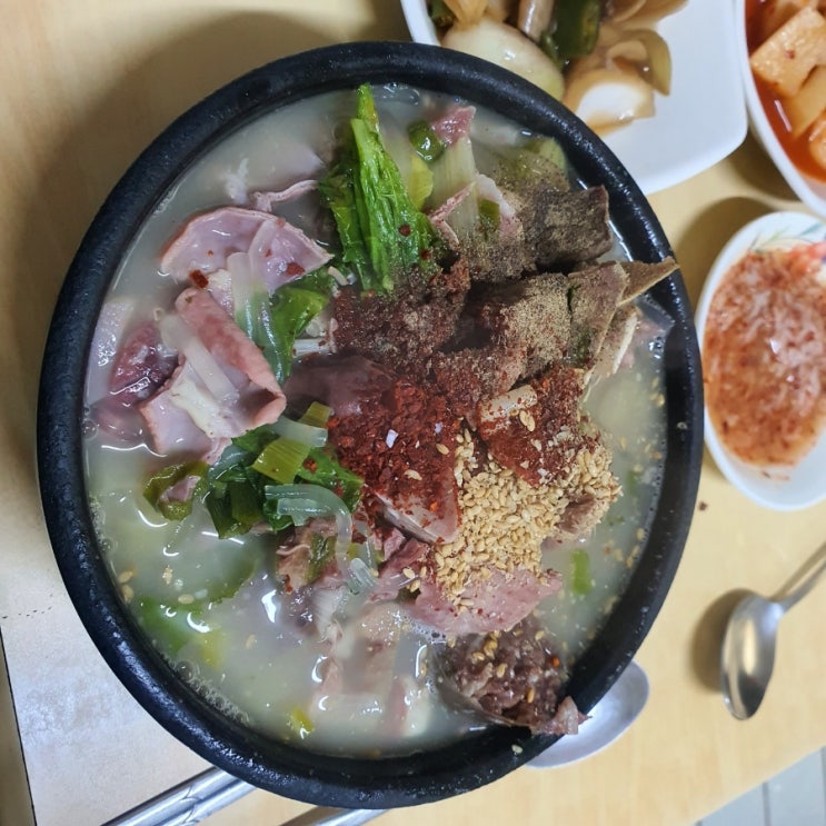  제주 순대골목의 성지 제주 보성시장 현경식당 푸짐하고 인심 넘치는 제주 순대국밥 한그릇