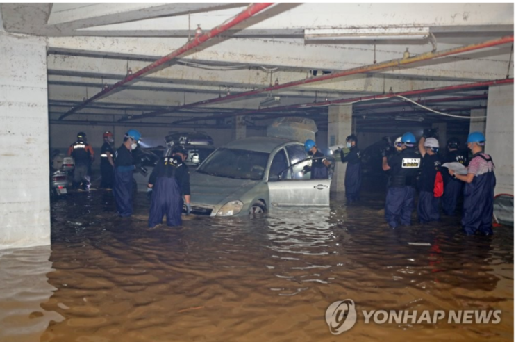 '포항 주차장 참사' 중학생, 한 살 부족해 보험금 못받아 '포항 주차장 참사' 중학생, 한 살 부족해 보험금 못받아