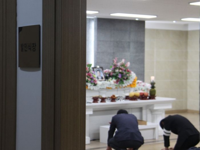 “부모가 애 죽일까봐” 만든 법때문에...‘포항 중학생’ 보험금 거절 “연령제한 뺀 제도손질 필요” “부모가 애 죽일까봐” 만든 법때문에...‘포항 중학생’ 보험금 거절 “연령제한 뺀 제도손질 필요”