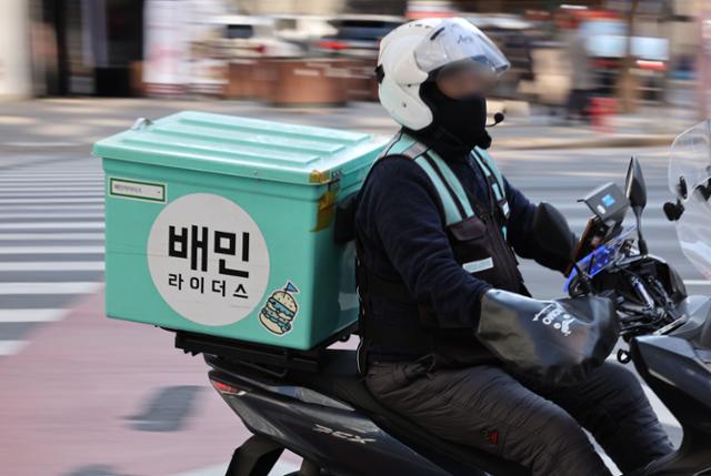 연평균 265만 원···배달라이더에겐 여전히 높은 '종합보험' 문턱 연평균 265만 원···배달라이더에겐 여전히 높은 '종합보험' 문턱