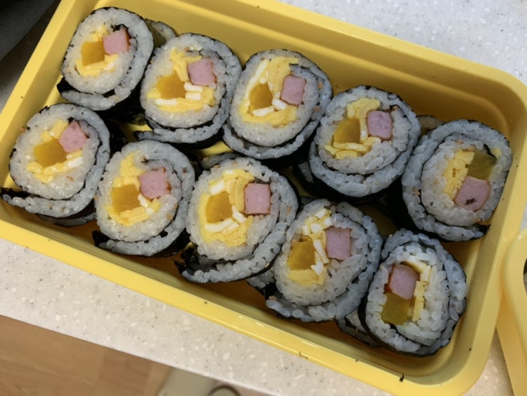 우리 어린이 소풍날 김밥싸기.. 근데 엄마가 미안 (+CJ 더건강한 그릴 김밥햄, CJ 명가 김밥김, 풀무원 치자김밥단무지) 우리 어린이 소풍날 김밥싸기.. 근데 엄마가 미안 (+CJ 더건강한 그릴 김밥햄, CJ 명가 김밥김, 풀무원 치자김밥단무지)