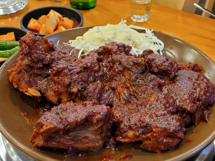 인계동 뼈찜 요즘 떠오르는 김윤이감자탕&뼈숯불구이 인계동 뼈찜 요즘 떠오르는 김윤이감자탕&뼈숯불구이