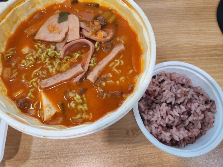  [회사원점심] 킹콩부대찌개 부산화명점 :: 킹콩부대찌개 (조리) :: 22.09.01