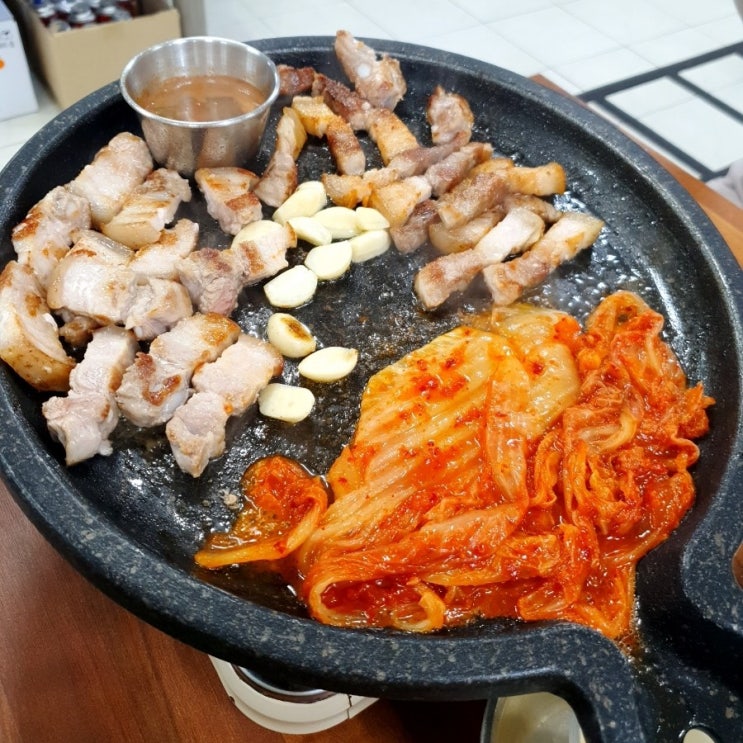  김녕흑돼지 백록오름 2년된 묵은지와 환상 조합!