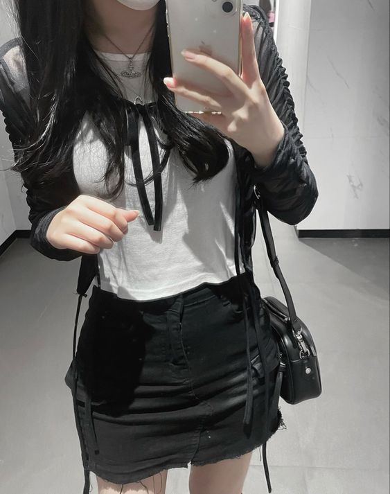  ( ˊᐡˋ ). 쇼핑몰, 브랜드 추천 • 무채색 시즈니룩 y2k 취향인간을 위한..