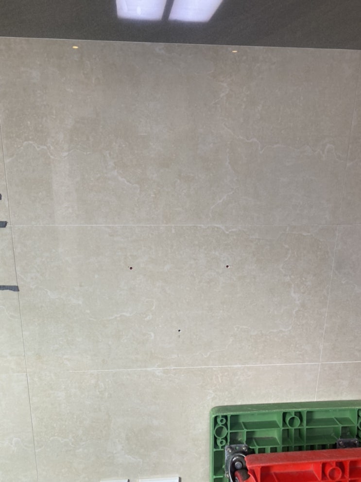  남양주 아트월 벽걸이 티비자국 복원 가능할까요?