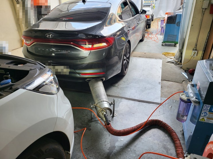 그랜저IG 2.4/그랜저IG LPG - 부품탈거 없이 카본청소, 시간절약 비용절약 방법 그랜저IG 2.4/그랜저IG LPG - 부품탈거 없이 카본청소, 시간절약 비용절약 방법