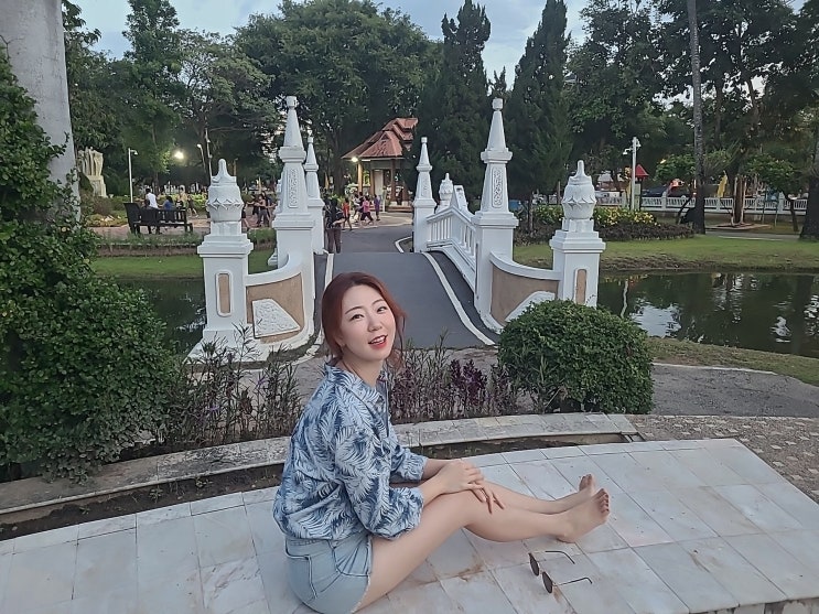  치앙마이 센트럴 페스티벌 야시장 국수집 스리수판사원 모두 다 가여