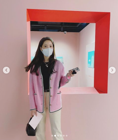  [데일리] 일상복의/심플한/화보/얼루어/윤아