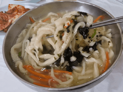 부엌칼로 써는 진짜 칼국수 먹으러 가보세!