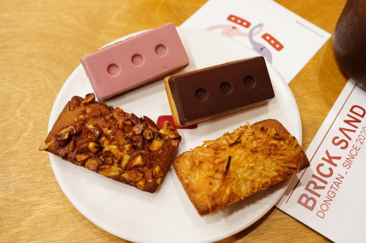  동탄호수공원 카페 브릭샌드 본점 브릭슈페너와 휘낭시에 디저트 맛집