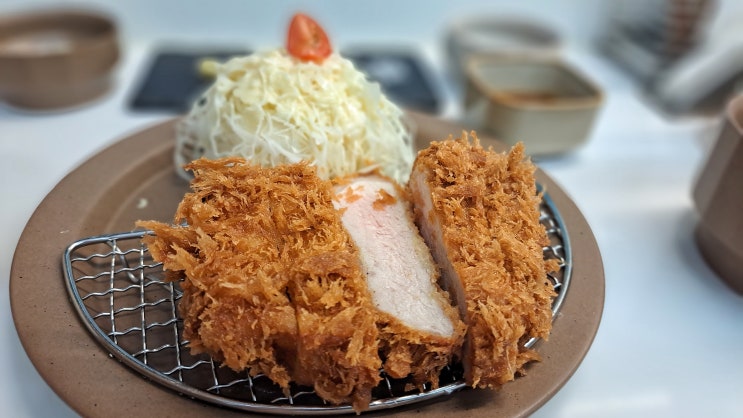 5개 소스로 즐기는 양재역 돈가스 맛집 히노카츠