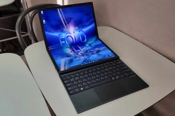  에이수스 젠북 17 폴드 OLED | ASUS Zenbook 17 Fold OLED (UX9702AA) | 크리에이터를 위한 세계 최초 17.3" 폴더블 노트북 리뷰