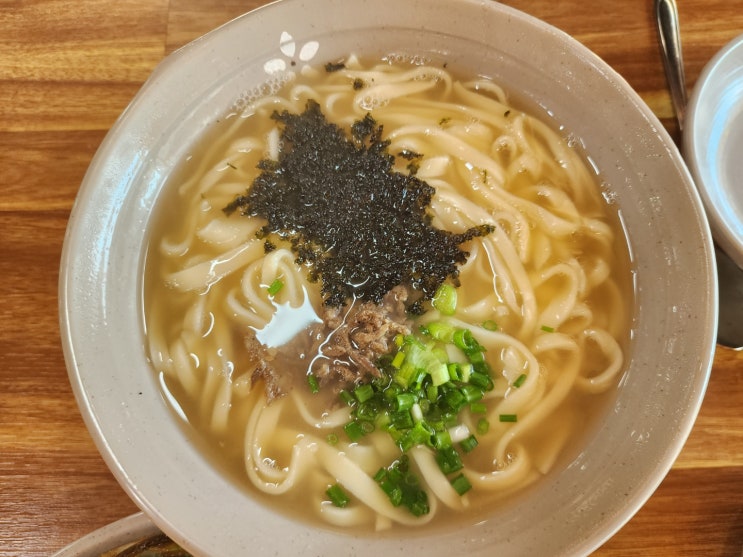  진국인 칼국수와 바삭한 파전과 매콤달달한 김치의 삼위일체[옛가칼국수]