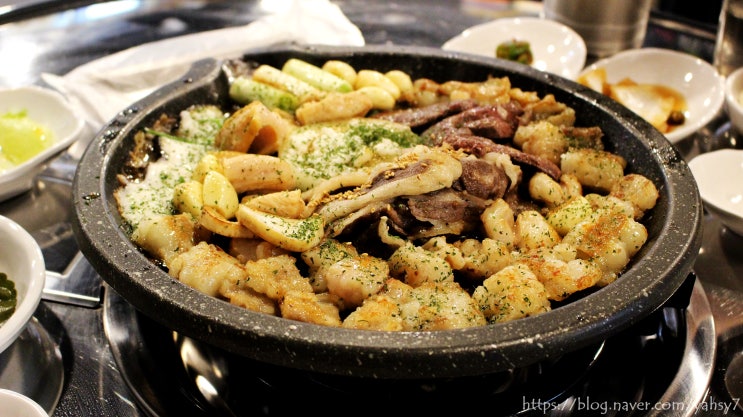  부산 교대역 맛집 구워주는 연산동 곱창 이춘식명가돌곱창 연산점