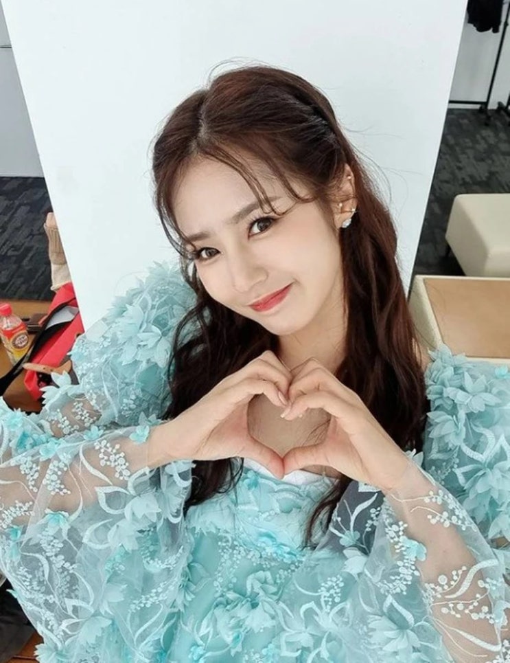 '야구여신' 박기량 인스타에 올라온 웨딩사진, 쏟아지는 이대형 선수와 결혼설에 결국 입장 밝혀 '야구여신' 박기량 인스타에 올라온 웨딩사진, 쏟아지는 이대형 선수와 결혼설에 결국 입장 밝혀