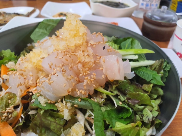  개봉동 혼밥 먹쇠회포차 회덮밥 !!! 광어회덮밥 만원 !!