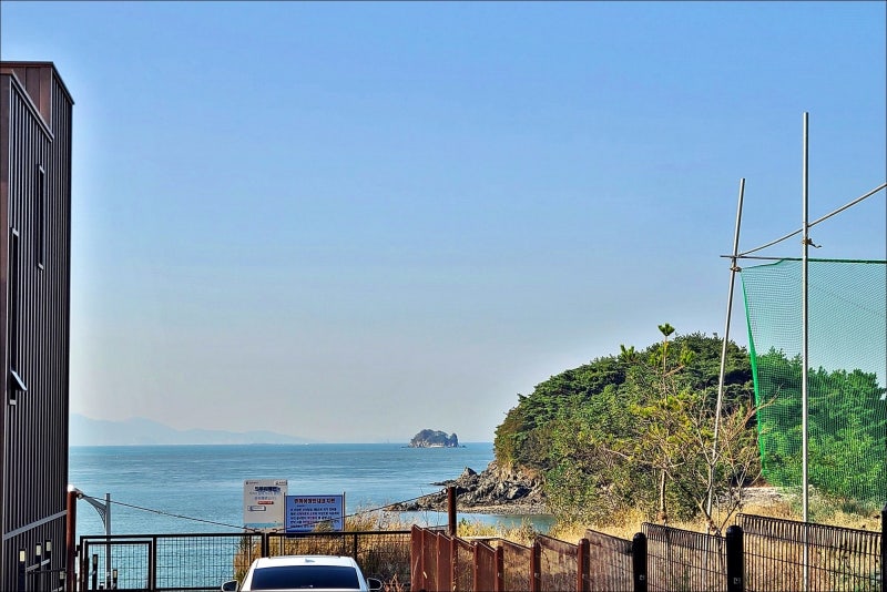 인천 영흥도 펜션 서해안 해변 바로 앞에 있는 뚝리말레 블루!