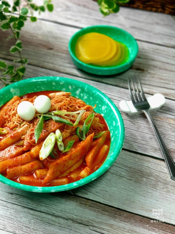  사리곰탕 떡볶이 국물라볶이 레시피(사리곰탕 꿀조합)