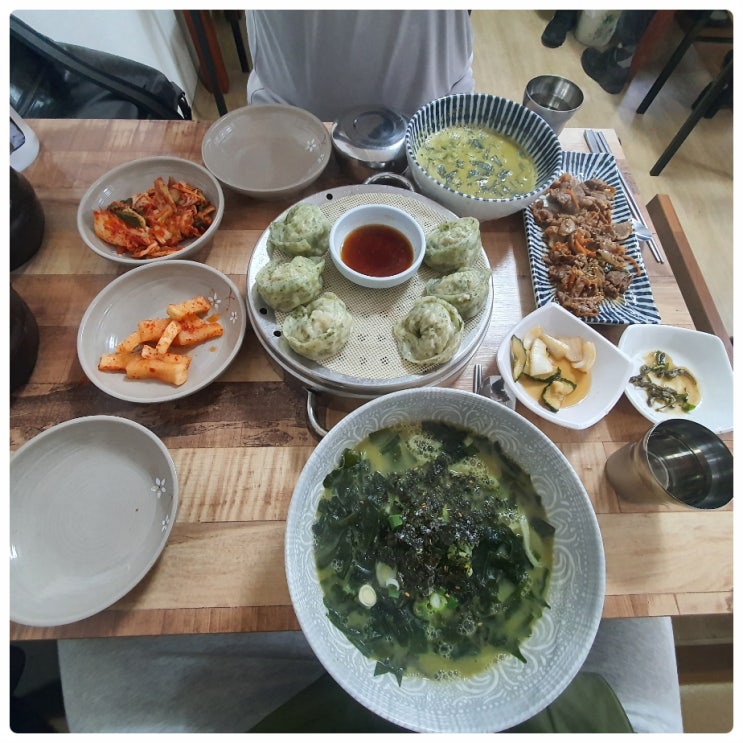 현지인이 추천하는 보말국과 보말칼국수 제주공항 근처 아침 식사 신제주보말칼국수