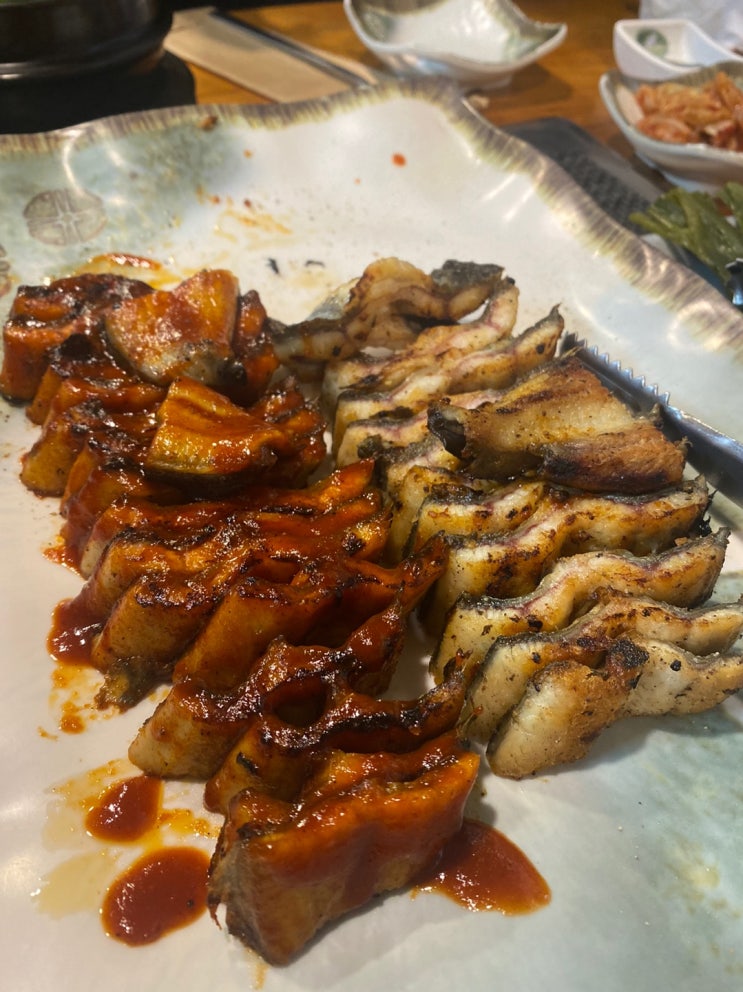  10/13 (6) 아중리 맛집:) 전주 우아동 아중장어에서, 다 구워져 나오는 장어구이 맛집이 있다?!! 장어탕은 서비스??