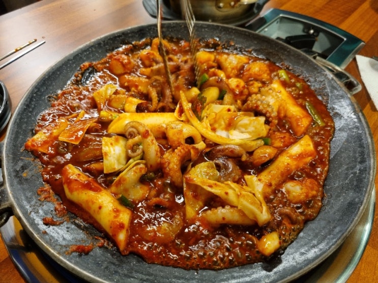 [홍대역서교동맛집] "홍스쭈꾸미"본점/알마니볶음밥최고/쭈꾸미맛집