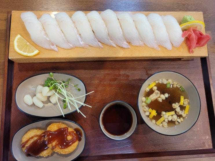  수원 정자동 라이프스포츠 맛집 오늘도 연어에서 오늘도 광어초밥 혼밥