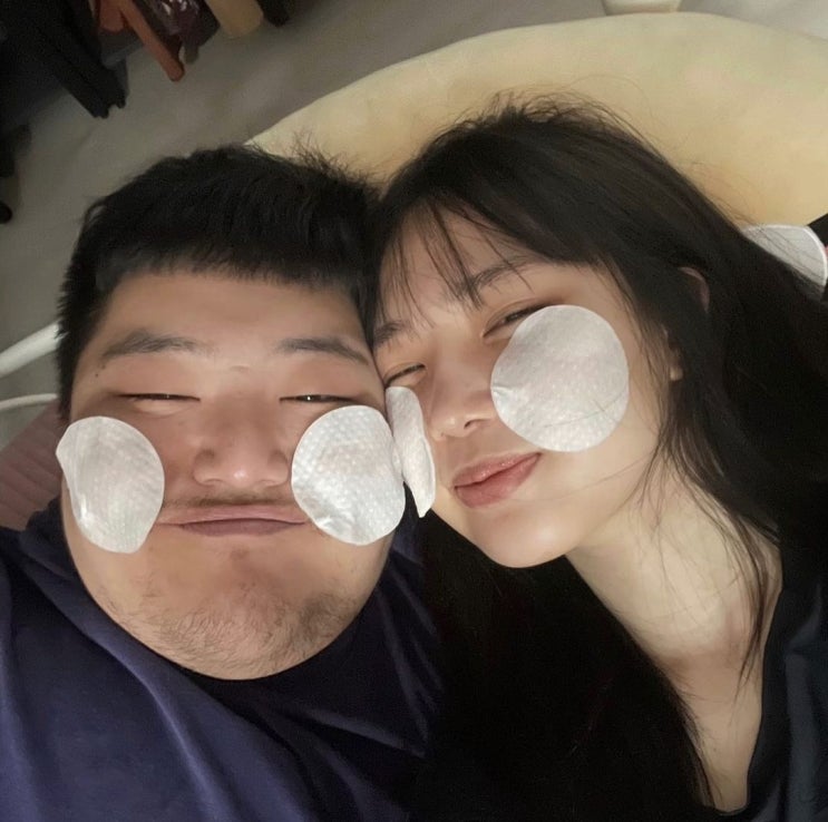 딸 출산 앞둔 '공혁준' 유튜버 산범, 출산 앞두고 2.6Kg 아기 품은 만삭 배 공개..."아랫배 아프다" 딸 출산 앞둔 '공혁준' 유튜버 산범, 출산 앞두고 2.6Kg 아기 품은 만삭 배 공개..."아랫배 아프다"