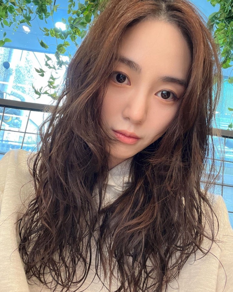 걸그룹 AOA 탈퇴 권민아, 인스타 통해 파격적인 셀카 공개...해킹을 의심할 정도로 과감한 상체 걸그룹 AOA 탈퇴 권민아, 인스타 통해 파격적인 셀카 공개...해킹을 의심할 정도로 과감한 상체