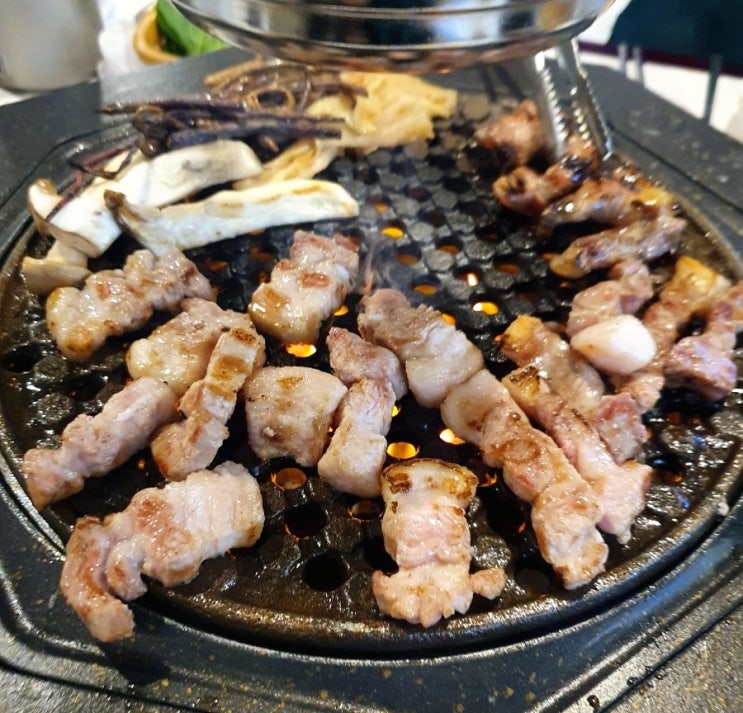  [서울 구로] 거대계란찜과 화산볶음밥이있는 제줏간 흑돼지집~