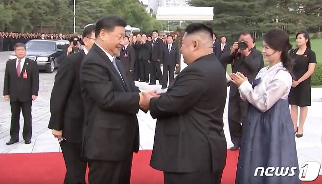 중국 <b>시진핑</b>, "북한-중국 친선... 북한 <b>김정은</b>, '중국 <b>국경절</b> 축전... 